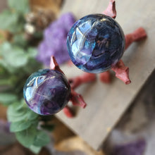 Load image into Gallery viewer, Claw Style Rose Wood Sphere Stand