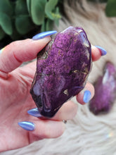 Load image into Gallery viewer, Natural Polished Purpurite Palmstones