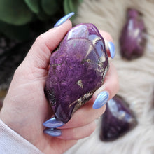 Load image into Gallery viewer, Natural Polished Purpurite Palmstones