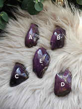 Load image into Gallery viewer, Natural Polished Purpurite Palmstones