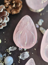 Load image into Gallery viewer, Rose Quartz Crystal Vulva Yoni Carving