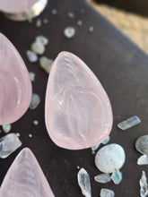 Load image into Gallery viewer, Rose Quartz Crystal Vulva Yoni Carving