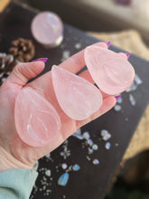 Load image into Gallery viewer, Rose Quartz Crystal Vulva Yoni Carving