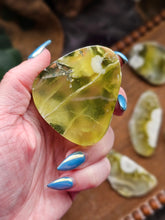 Load image into Gallery viewer, Top Quality Australian Prehnite Free Forms