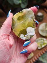 Load image into Gallery viewer, Top Quality Australian Prehnite Free Forms