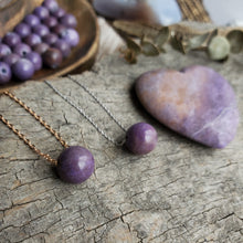 Load image into Gallery viewer, Simple "Jadeite" Lavender Jade Necklace