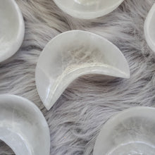 Load image into Gallery viewer, Natural Selenite Crescent Moon Bowl Dish