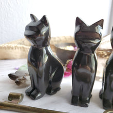Load image into Gallery viewer, Black Onyx Crystal Gemstone Carved Cats