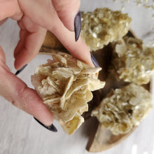 Load image into Gallery viewer, Raw Golden Mica Clusters
