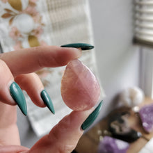 Load image into Gallery viewer, Natural Top Quality Star Rose Quartz Pendants