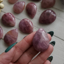 Load image into Gallery viewer, Natural Top Quality Star Rose Quartz Pendants