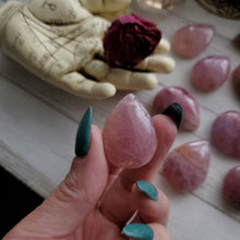 Load image into Gallery viewer, Natural Top Quality Star Rose Quartz Pendants