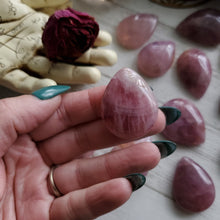 Load image into Gallery viewer, Natural Top Quality Star Rose Quartz Pendants