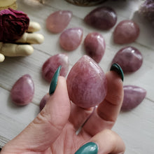 Load image into Gallery viewer, Natural Top Quality Star Rose Quartz Pendants