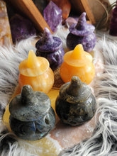 Load image into Gallery viewer, 2.5" Hand Carved Crystal Pumpkins