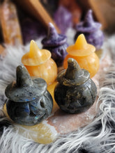 Load image into Gallery viewer, 2.5" Hand Carved Crystal Pumpkins