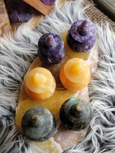 Load image into Gallery viewer, 2.5" Hand Carved Crystal Pumpkins