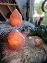 Load image into Gallery viewer, Natural Rose Quartz Crystal Lamp