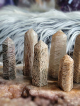 Load image into Gallery viewer, Thousand Layer Lodolite Towers
