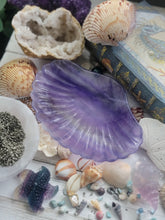 Load image into Gallery viewer, Clam Shell Crystal Decorative Bowls