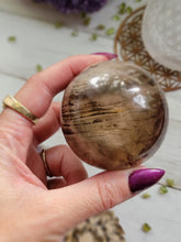 Load image into Gallery viewer, Thousand Layer Lodolite Spheres