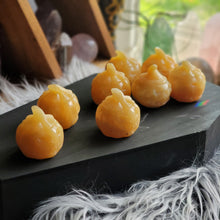 Load image into Gallery viewer, Hand Carved Calcite Crystal Pumpkins