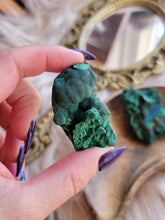 Load image into Gallery viewer, Fibrous Raw Malachite Gemstone