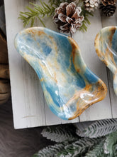 Load image into Gallery viewer, Aquatine Lemurian Calcite Gemstone Dish