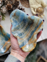Load image into Gallery viewer, Aquatine Lemurian Calcite Gemstone Dish