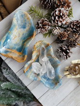 Load image into Gallery viewer, Aquatine Lemurian Calcite Gemstone Dish