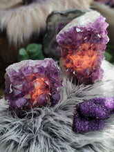Load image into Gallery viewer, Raw Purple Amethyst Crystal Lamp