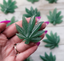 Load image into Gallery viewer, Mini Aventurine Crystal Carved Happy Leaf