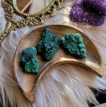 Load image into Gallery viewer, Fibrous Raw Malachite Gemstone