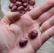 Load image into Gallery viewer, Rare Thulite Simple Pendant Gemstone Necklace