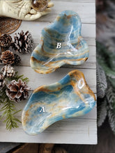 Load image into Gallery viewer, Aquatine Lemurian Calcite Gemstone Dish