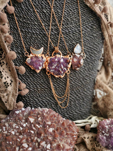 𝕄𝕐𝕊𝕋𝕀ℚ𝕌𝔼 ~ Amethyst Amulets