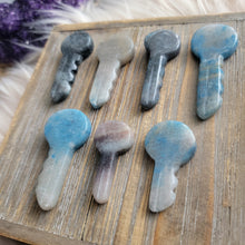 Load image into Gallery viewer, Trolleite Quartz Crystal Keys
