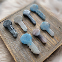 Load image into Gallery viewer, Trolleite Quartz Crystal Keys
