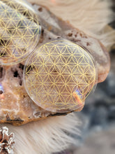 Load image into Gallery viewer, Flower of Life Sacred Geometry Resin Crystal Grid
