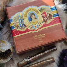 Load image into Gallery viewer, Smokin Love Antique Keepsake Raw Crystal Kit Cigar Box
